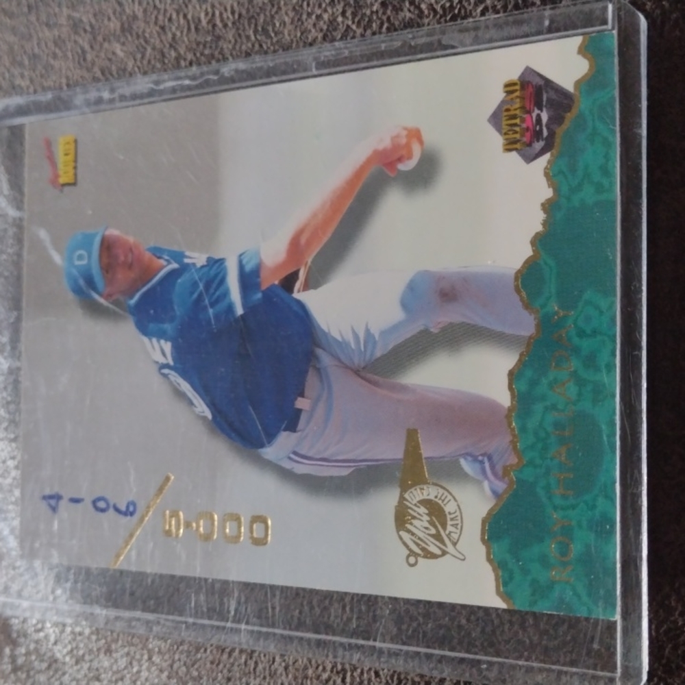 Roy Hallaway baseball card in protective cover. 4106 of 5,000